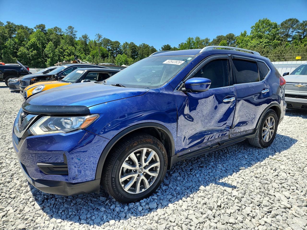 Salvage Nissan Rogue Image