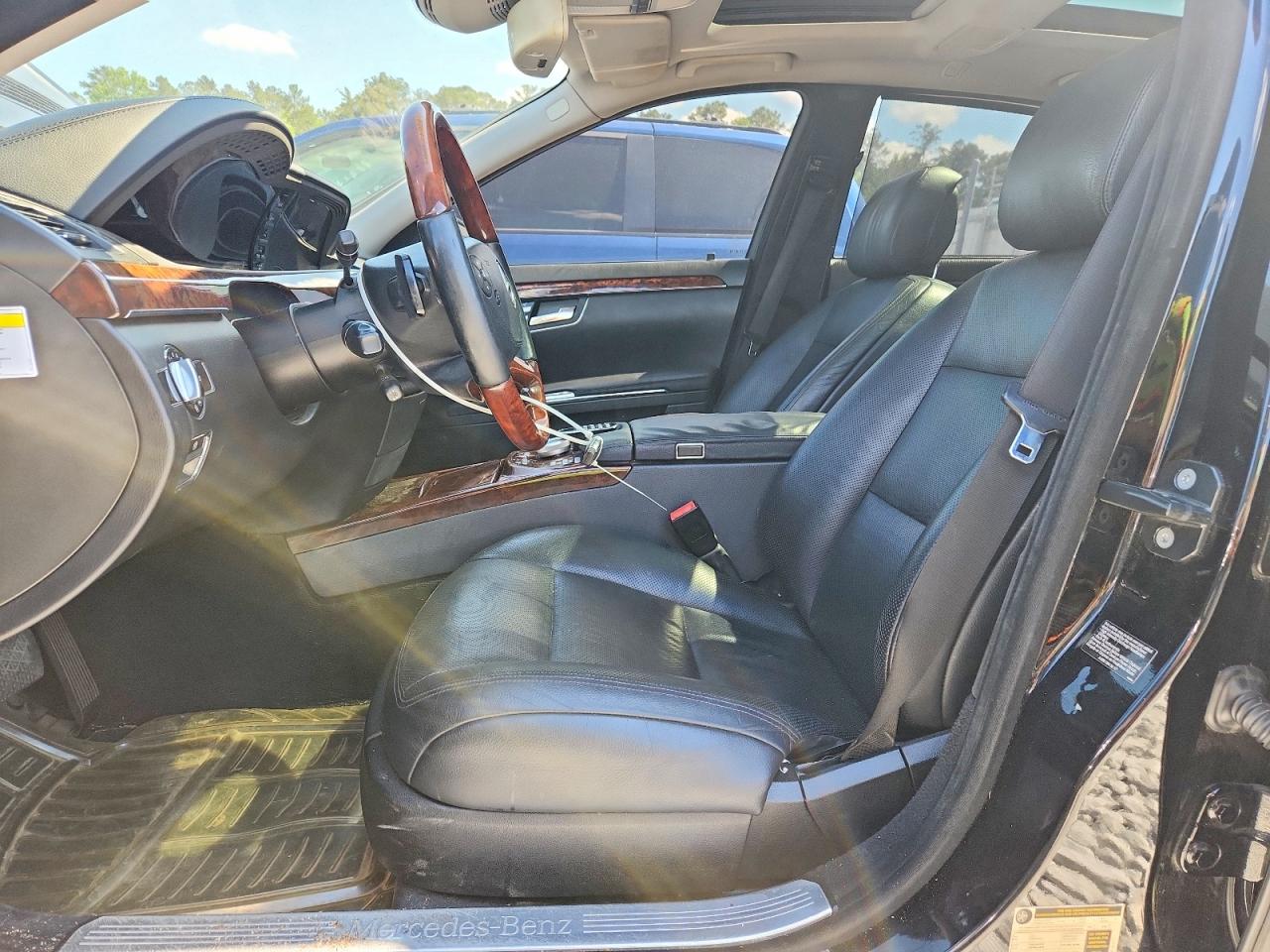 Mercedes-Benz S-Class 550