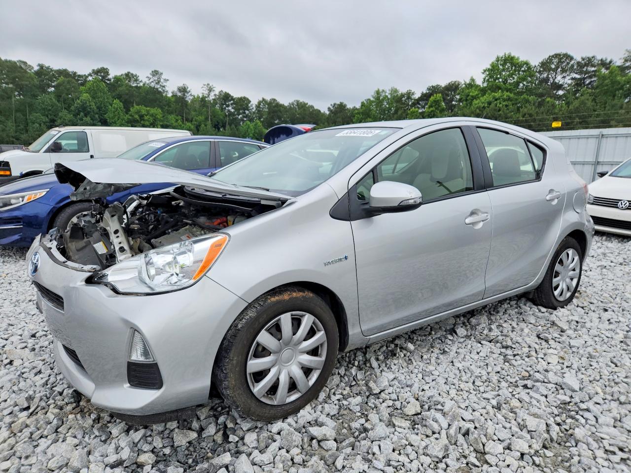 Salvage Toyota Prius Image