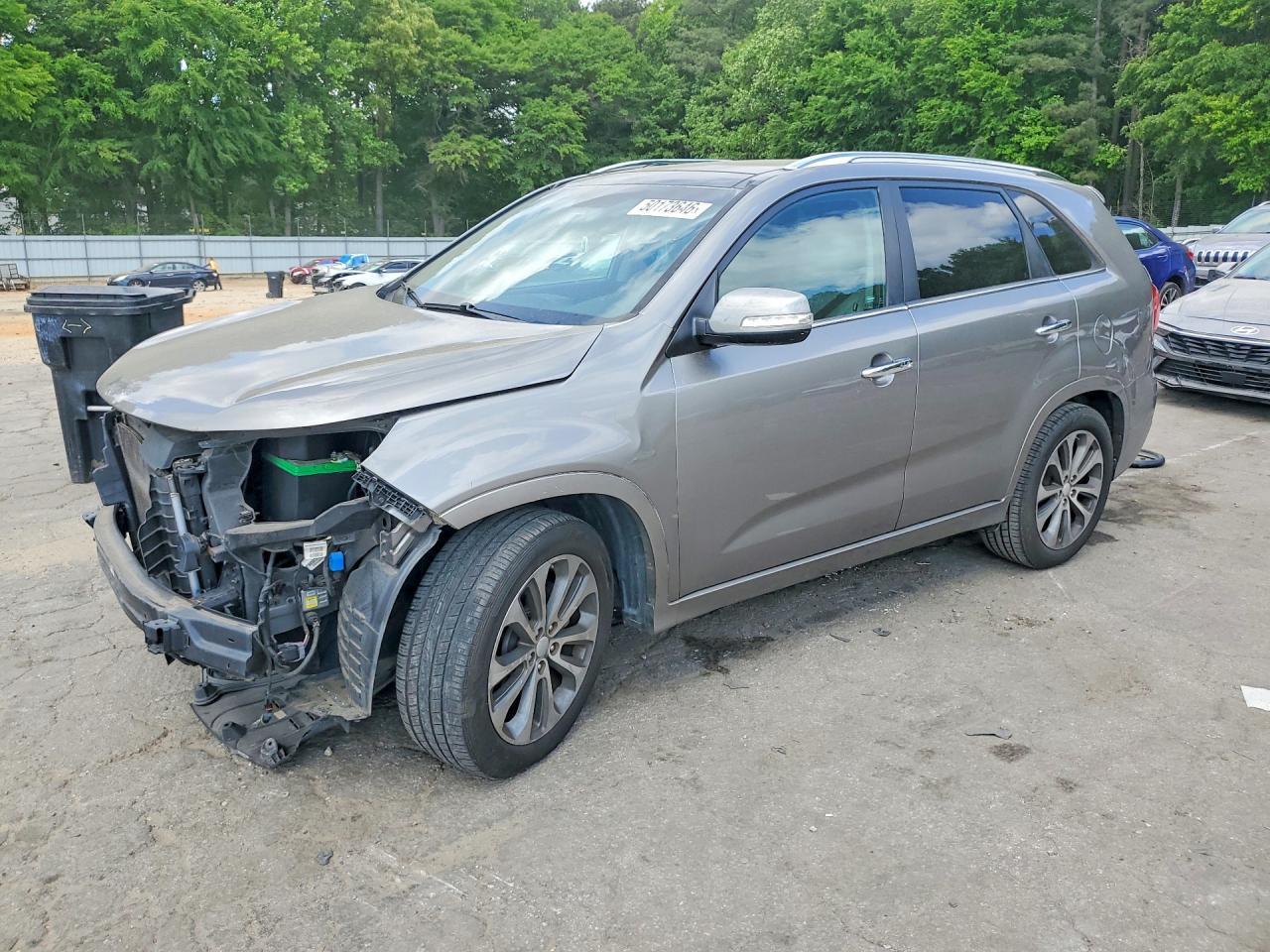 Salvage Kia Sorento Image