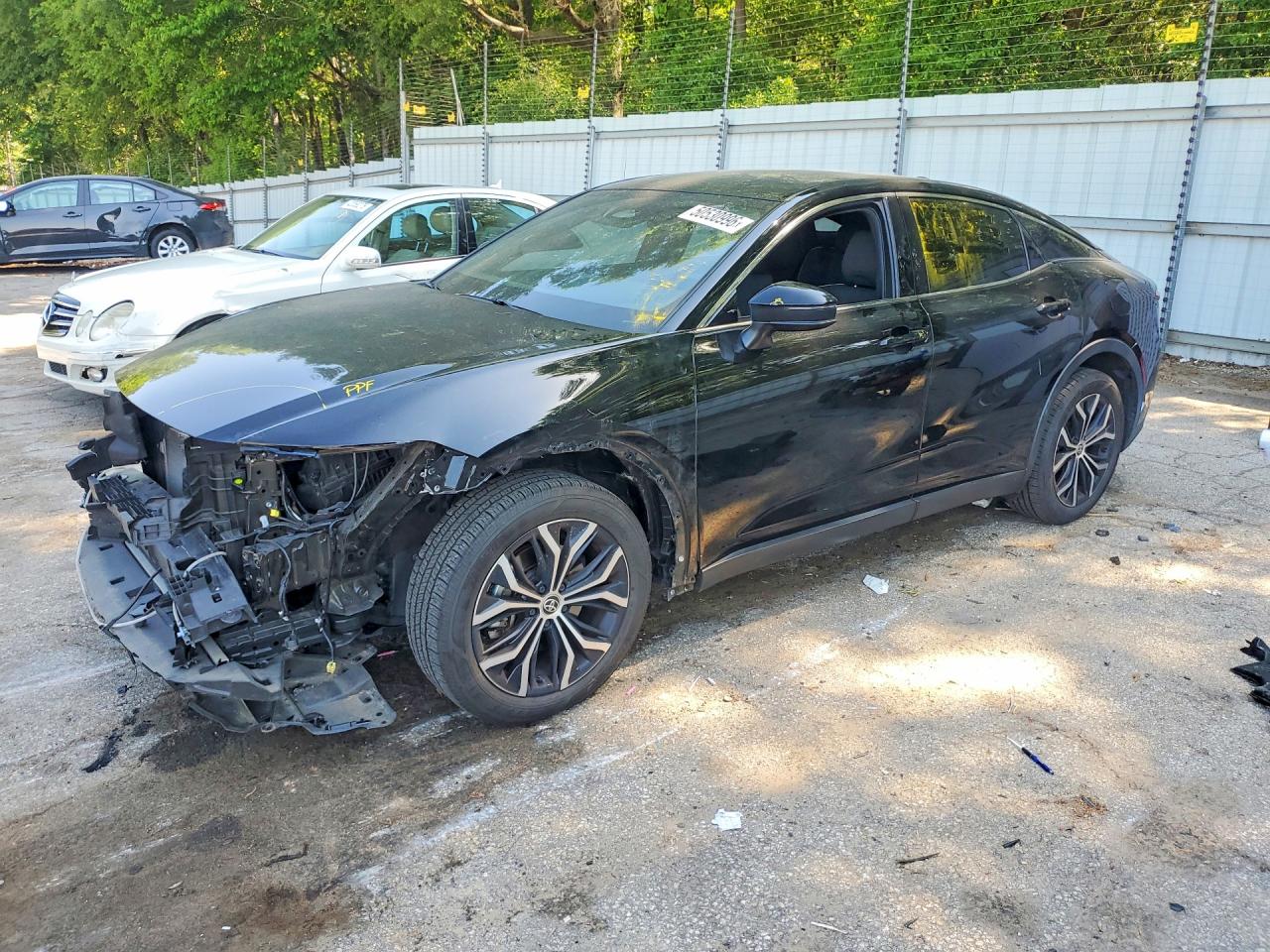 Salvage Toyota Crown Image
