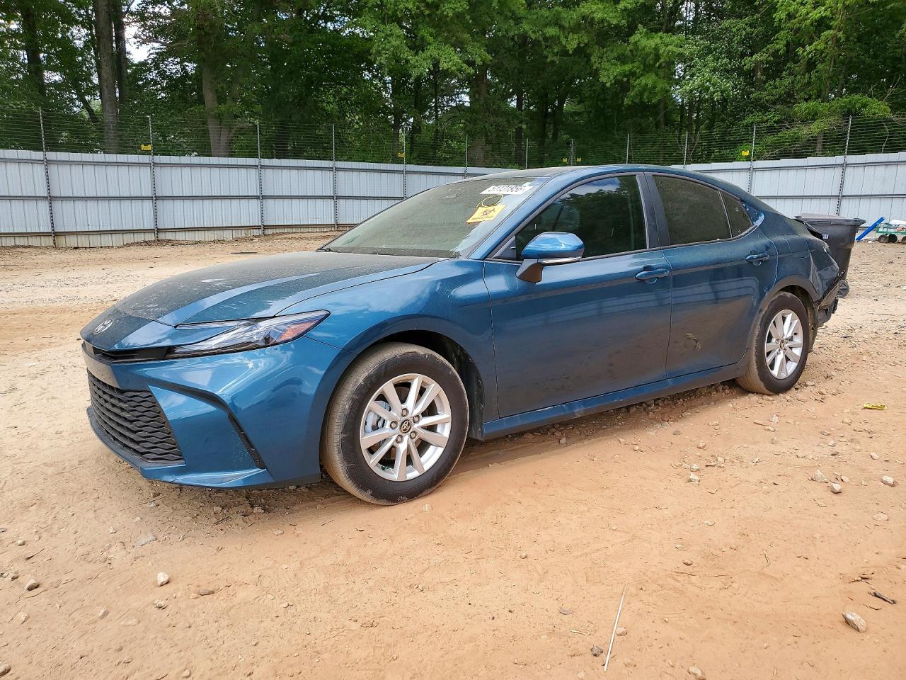 Salvage Toyota Camry Image