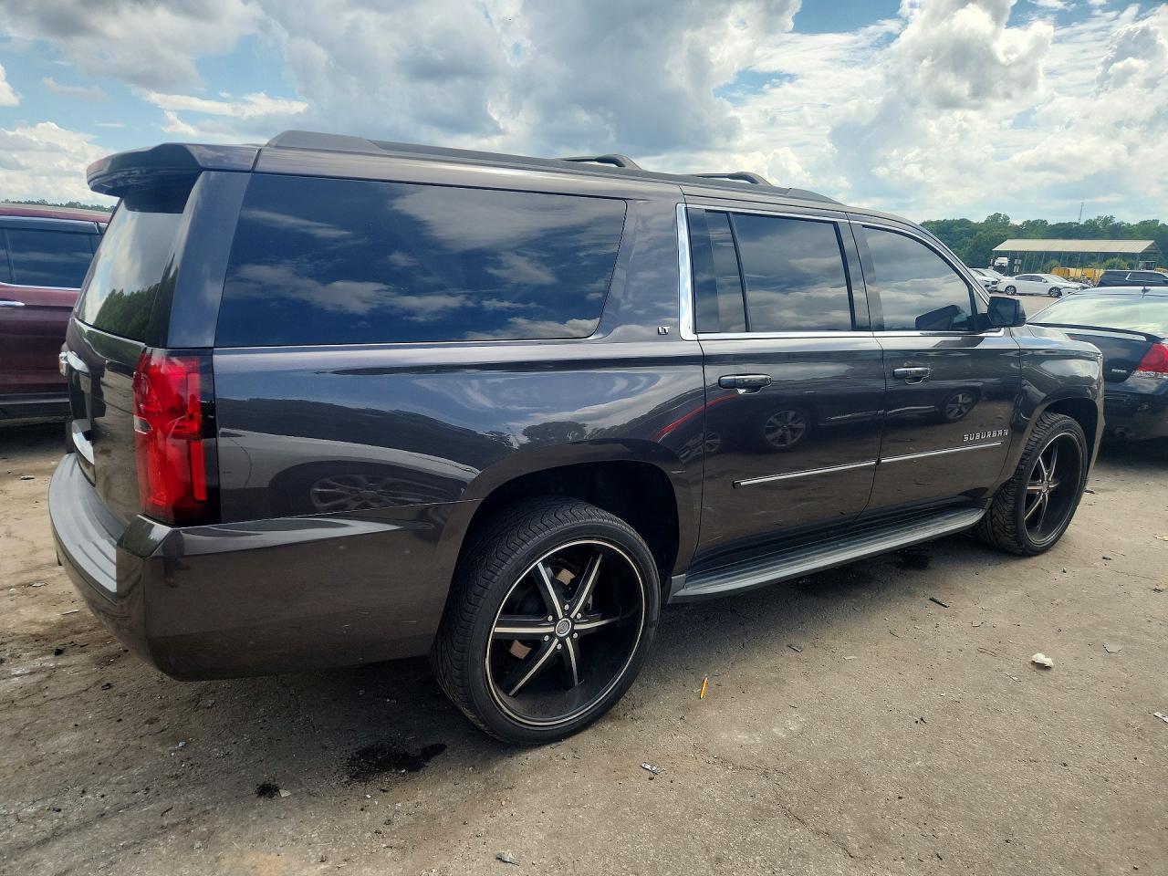 Chevrolet Suburban C1500 Lt