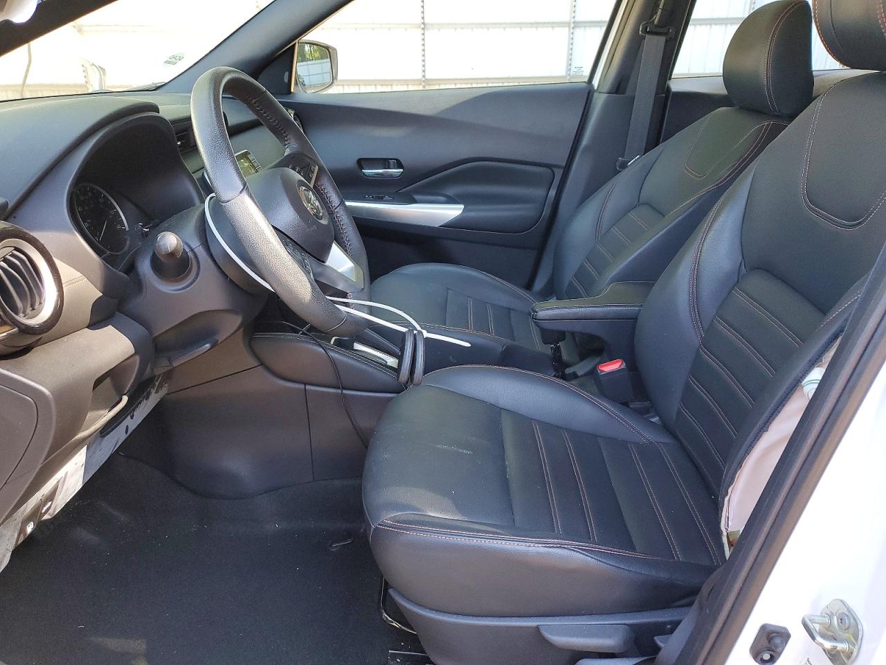 Nissan Kicks Sr