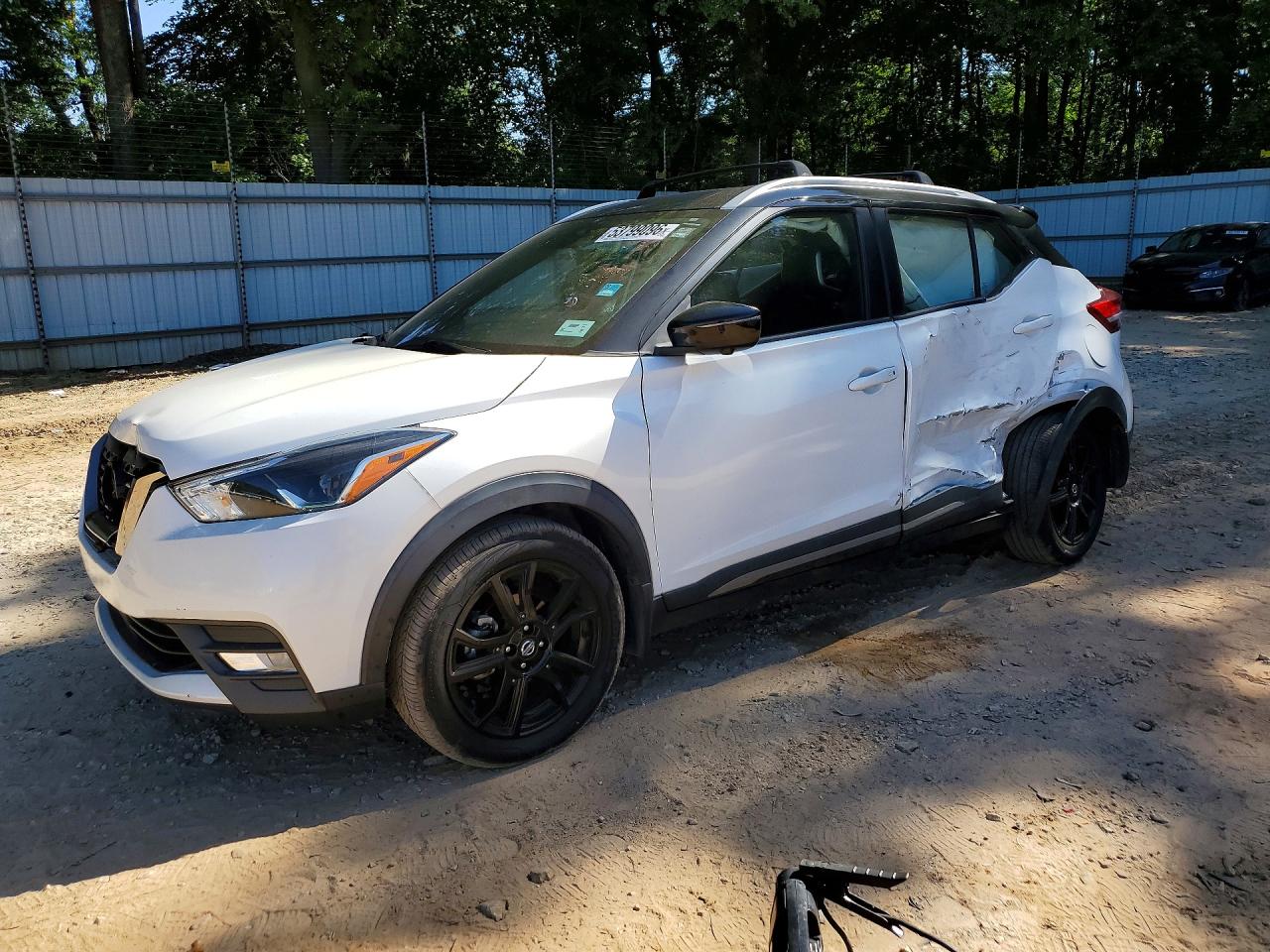 Salvage Nissan Kicks Image