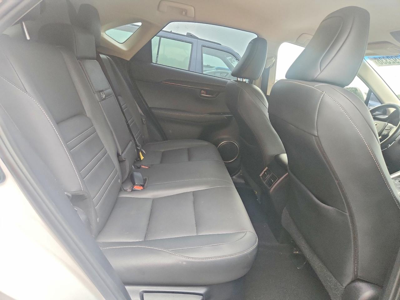 Lexus NX Base