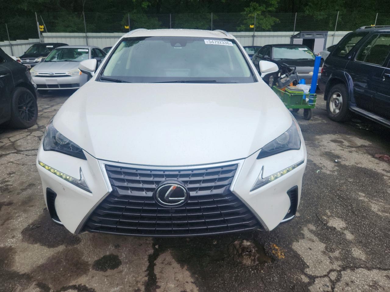 Lexus NX Base