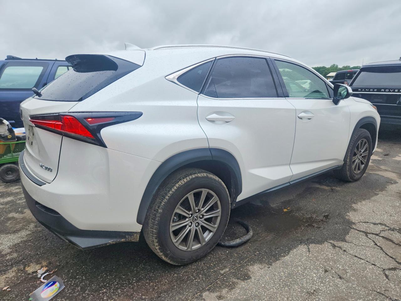 Lexus NX Base