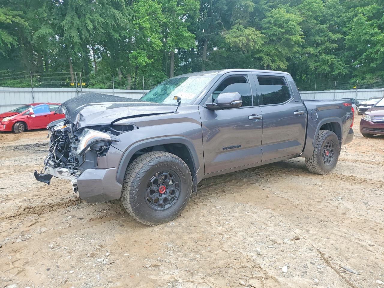 Salvage Toyota Tundra Image