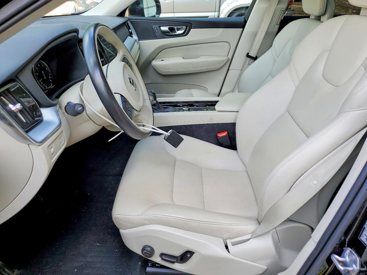Volvo XC60 T5 Momentum