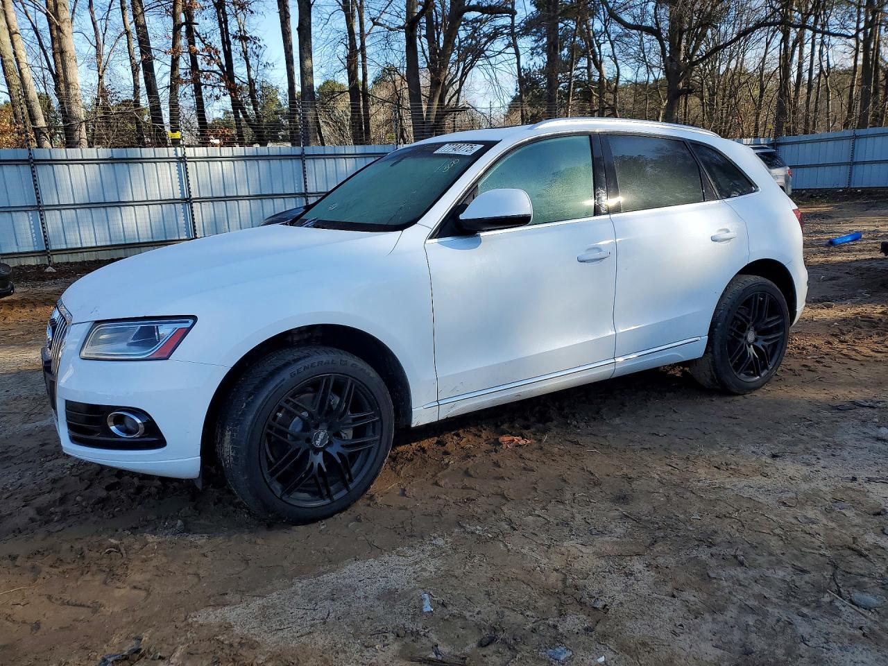 Salvage Audi Q5 Image
