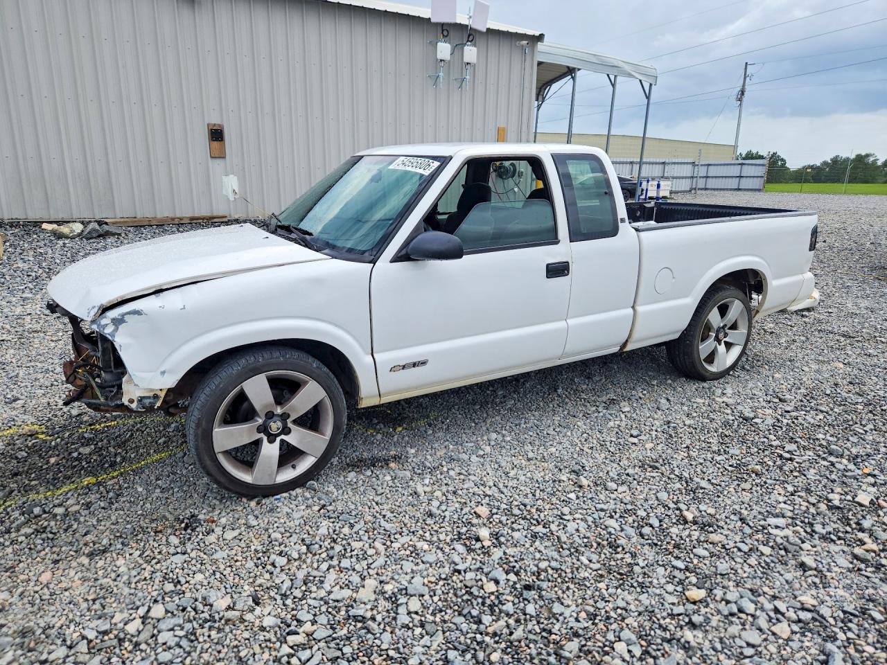 Salvage Chevrolet S-10 Image