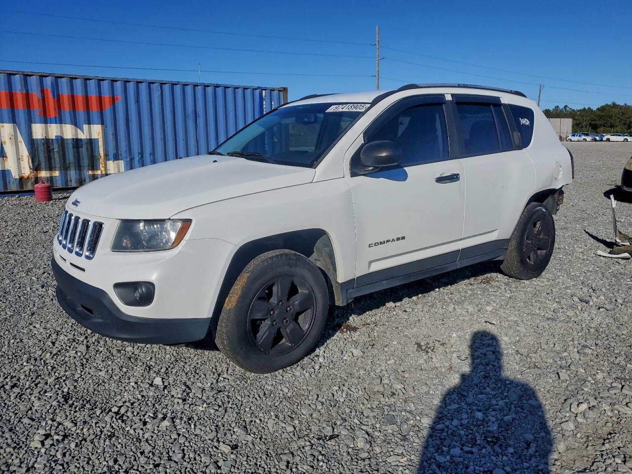 Salvage Jeep Compass Image