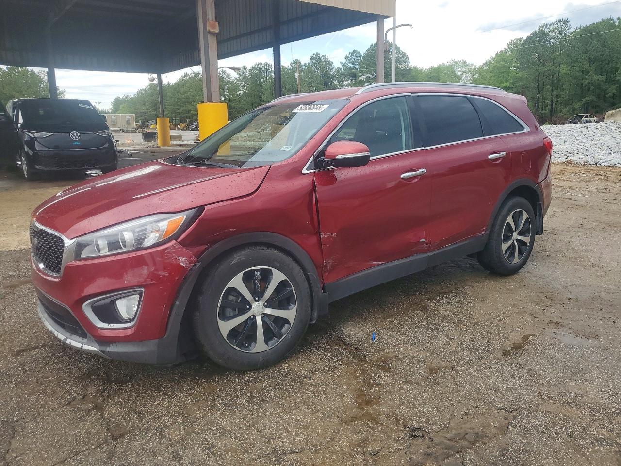 Salvage Kia Sorento Image