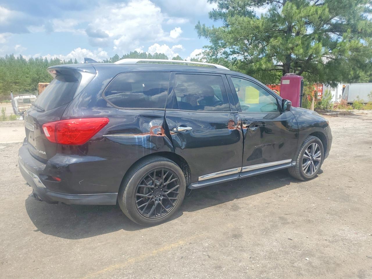 Nissan Pathfinder Platinum