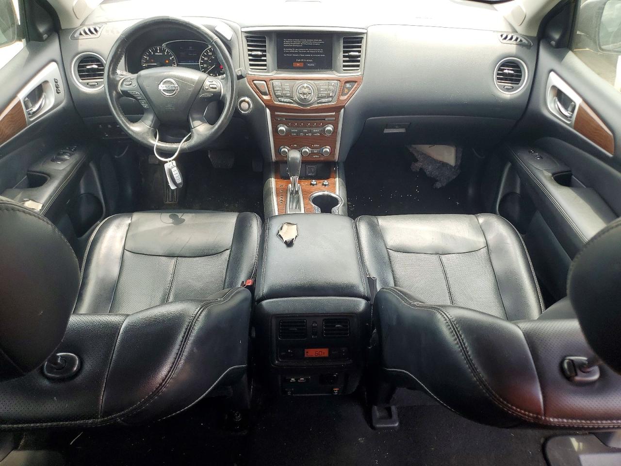 Nissan Pathfinder Platinum