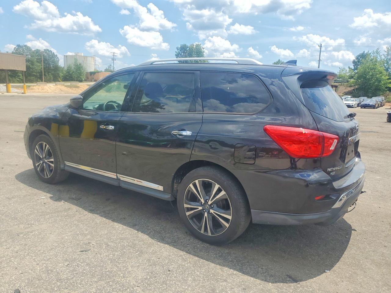 Nissan Pathfinder Platinum