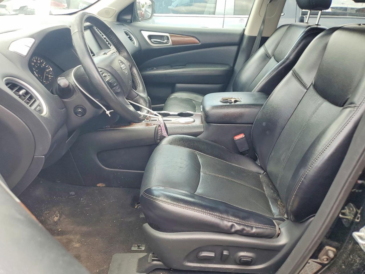 Nissan Pathfinder Platinum