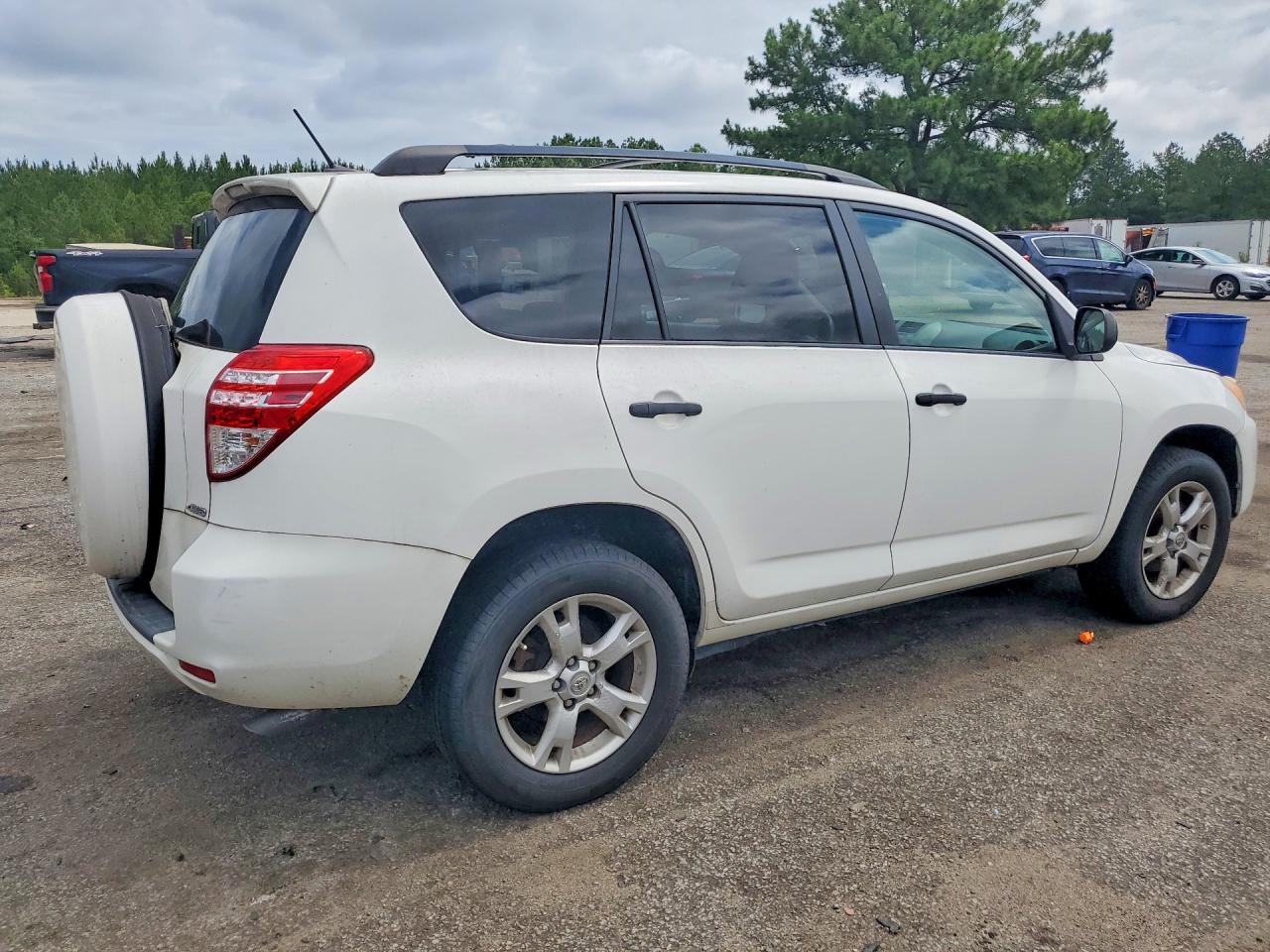 Toyota RAV4 Base