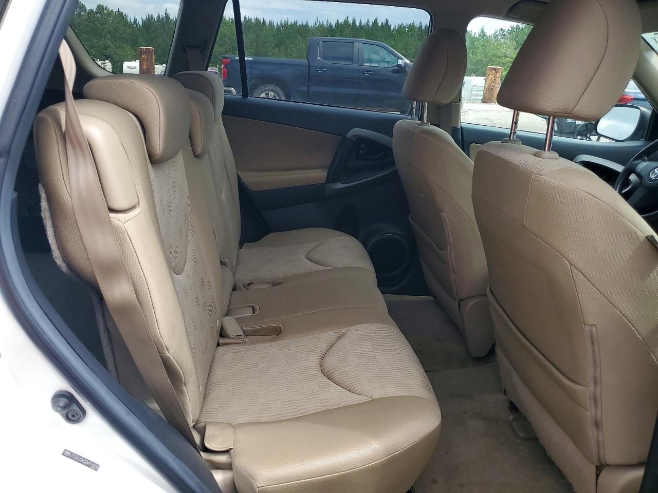 Toyota RAV4 Base