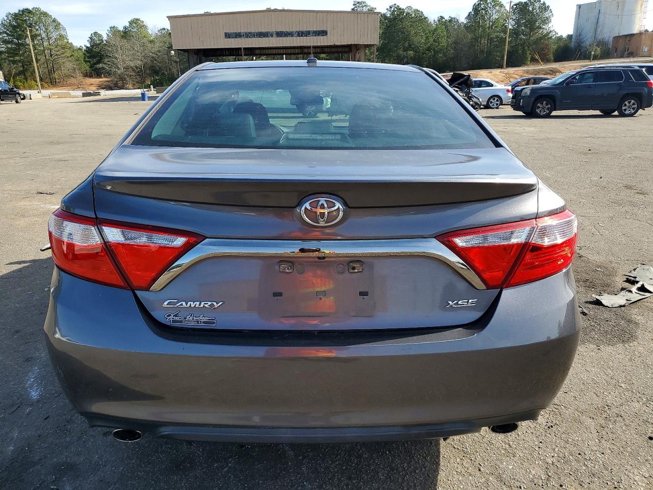 Toyota Camry Xse