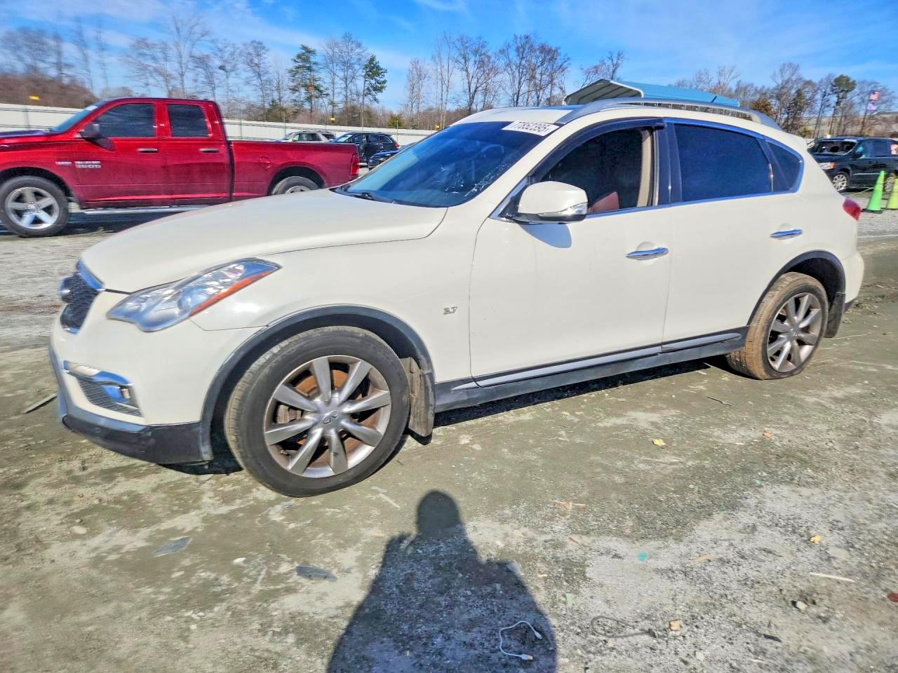 Salvage INFINITI Qx Image