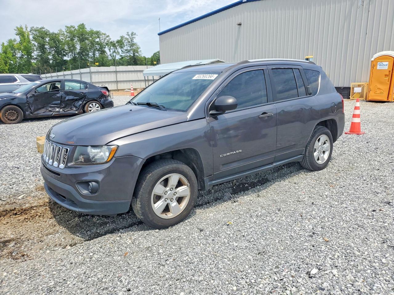 Salvage Jeep Compass Image