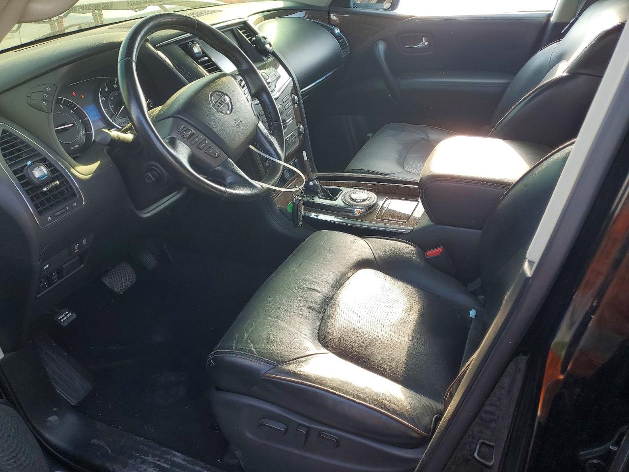 Nissan Armada Sv