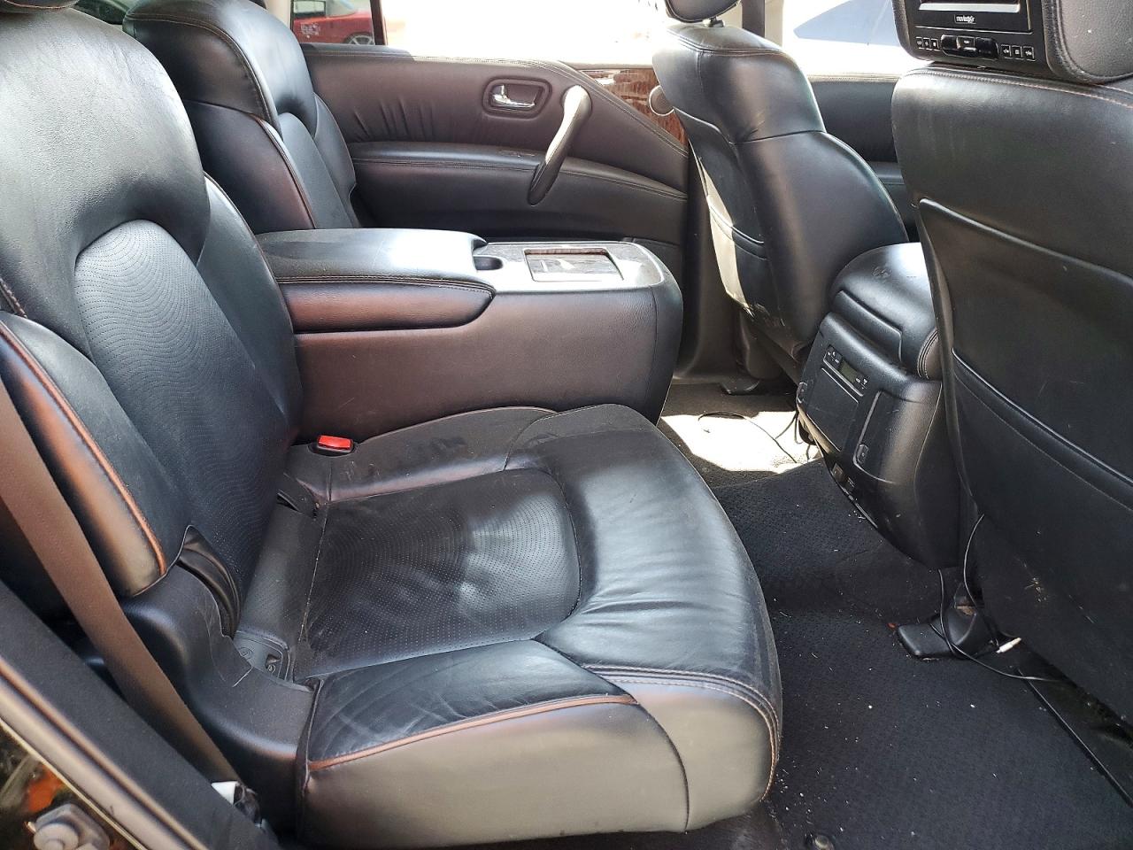 Nissan Armada Sv