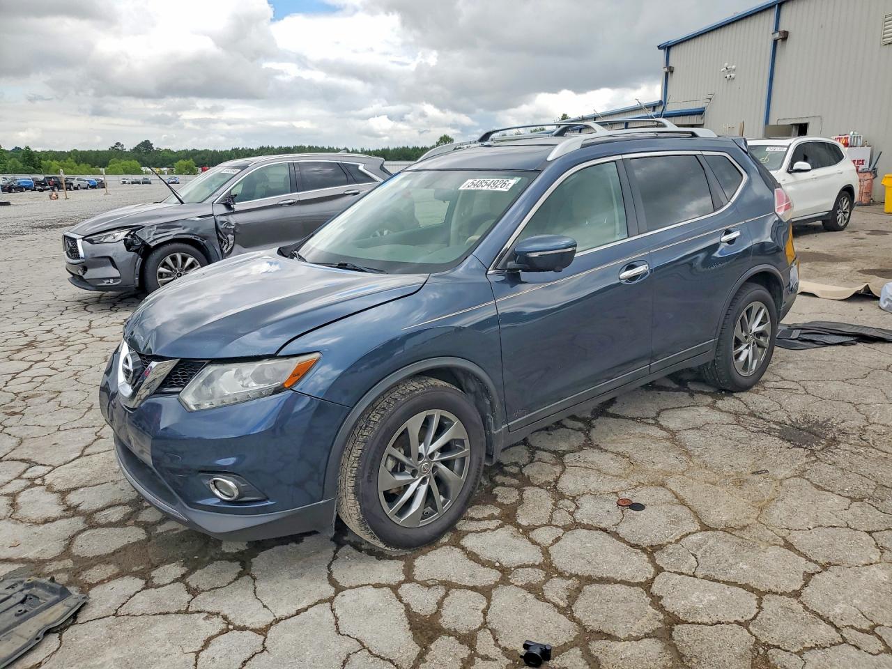 Salvage Nissan Rogue Image