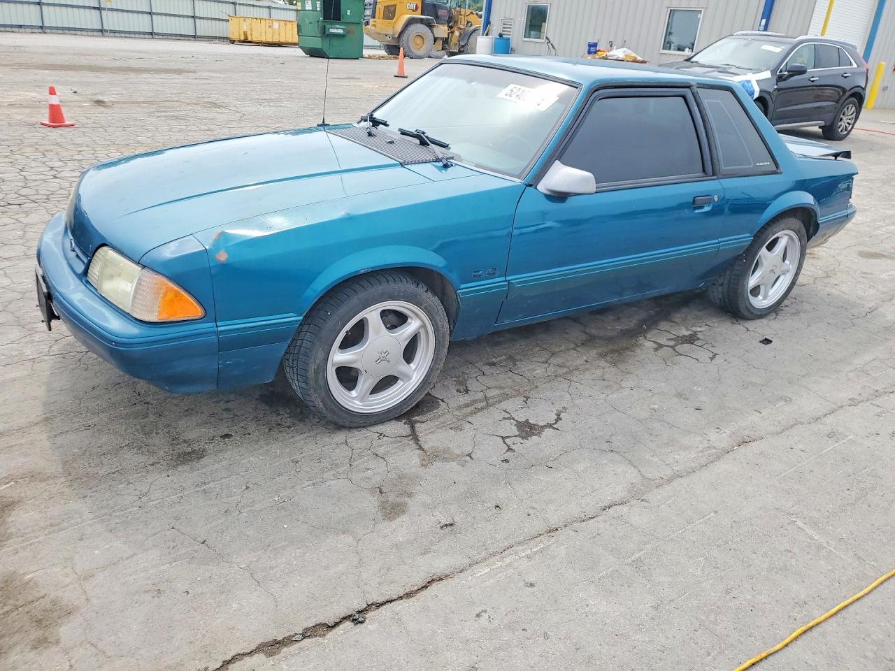 Salvage Ford Mustang Image