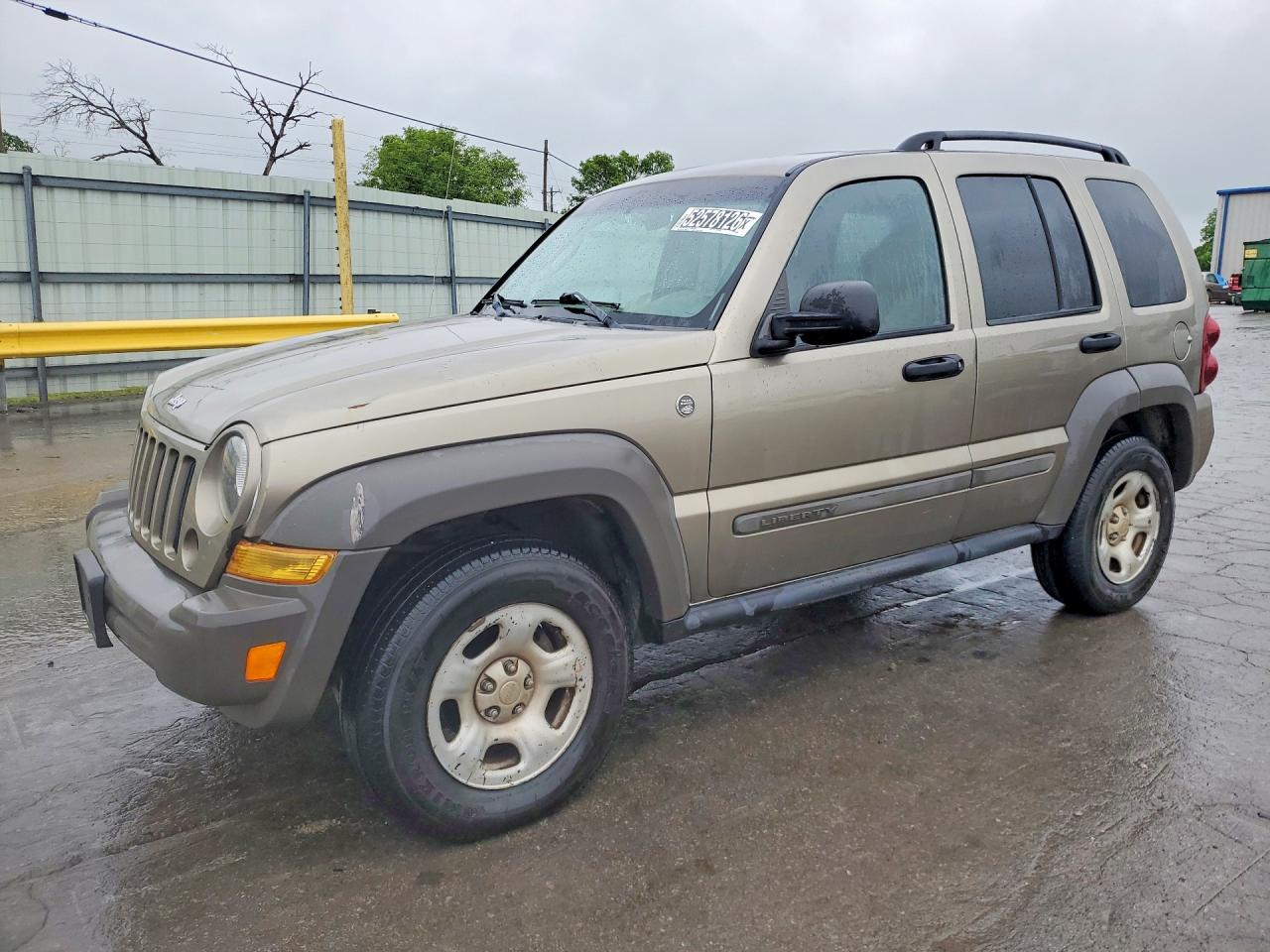 Salvage Jeep Liberty Image