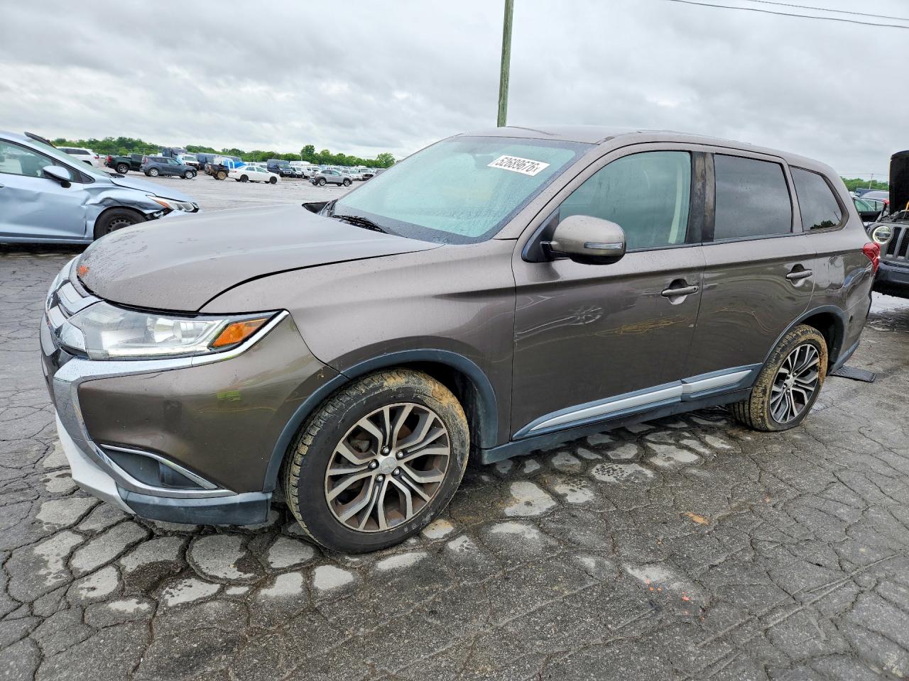 Salvage Mitsubishi Outlander Image