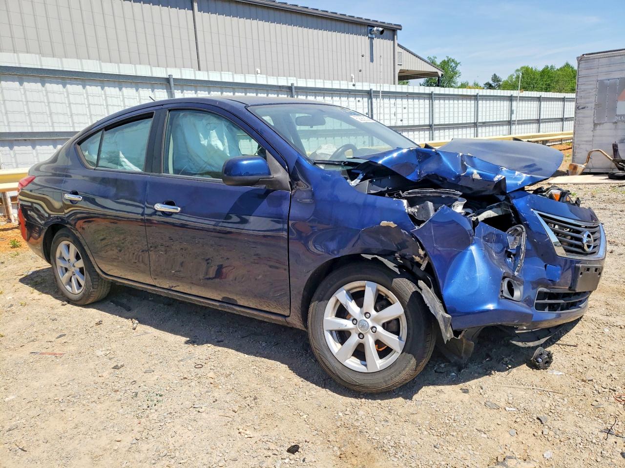 Nissan Versa 1.6 S