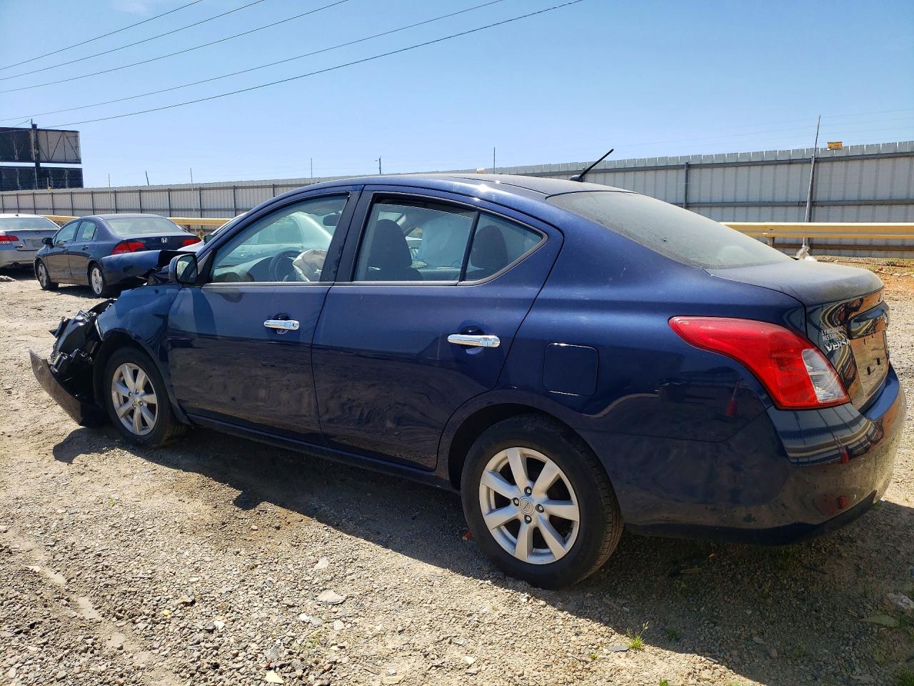 Nissan Versa 1.6 S