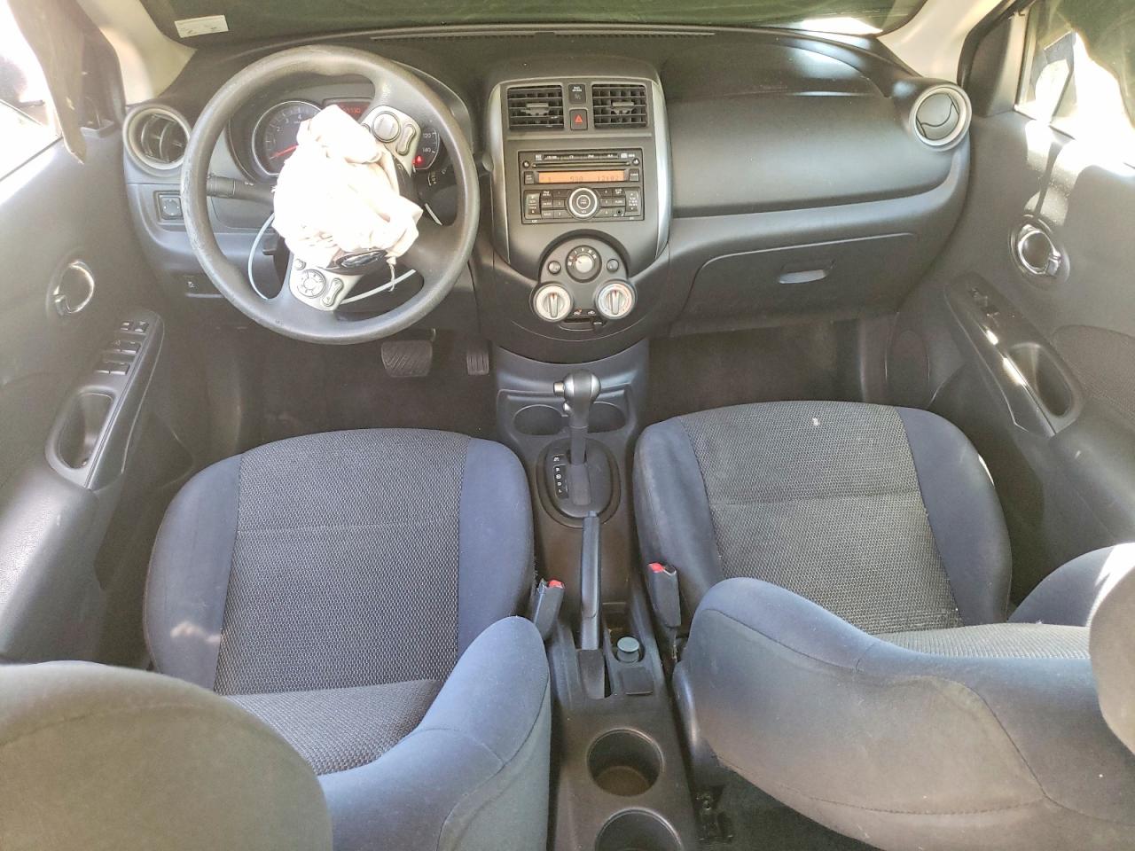 Nissan Versa 1.6 S