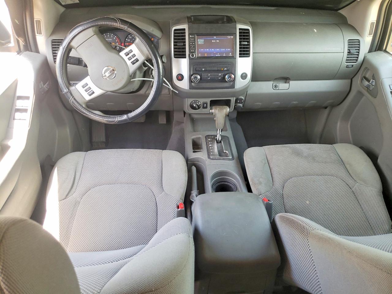 Nissan Frontier Sv