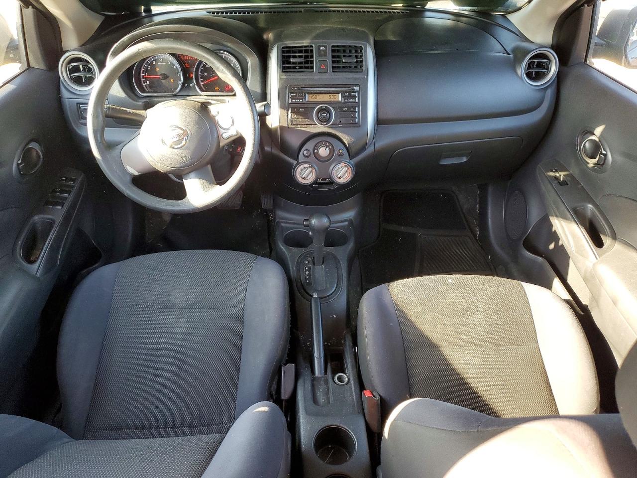Nissan Versa 1.6 S