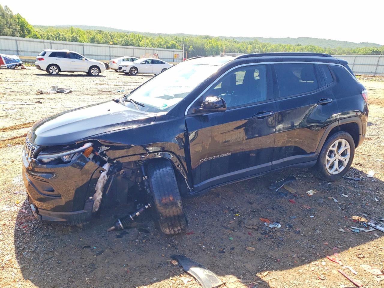 Salvage Jeep Compass Image