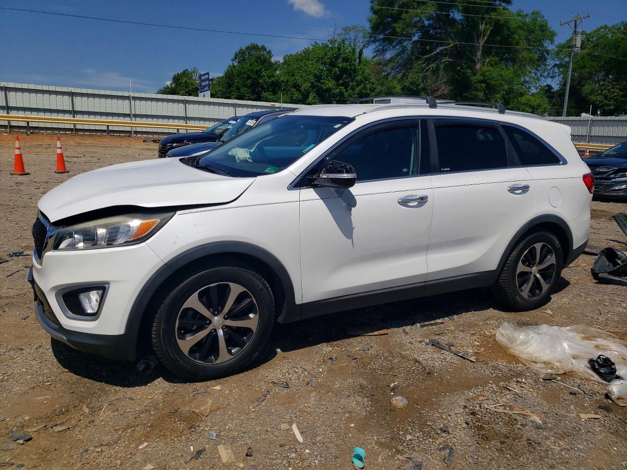 Salvage Kia Sorento Image