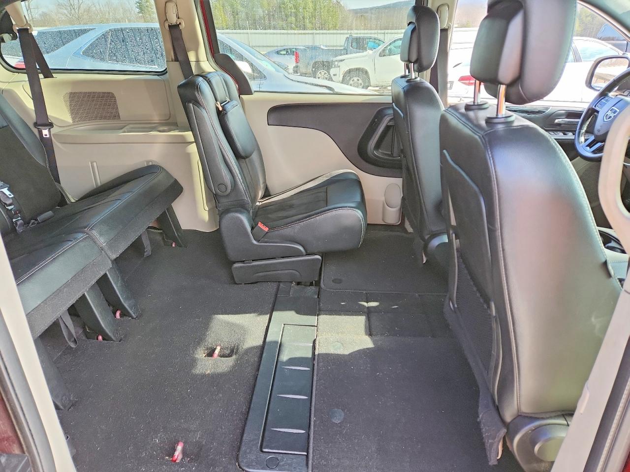 Dodge Caravan Sxt