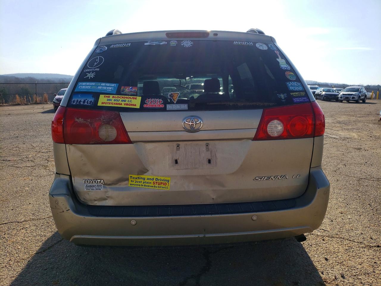 Toyota Sienna Le 7-passenger