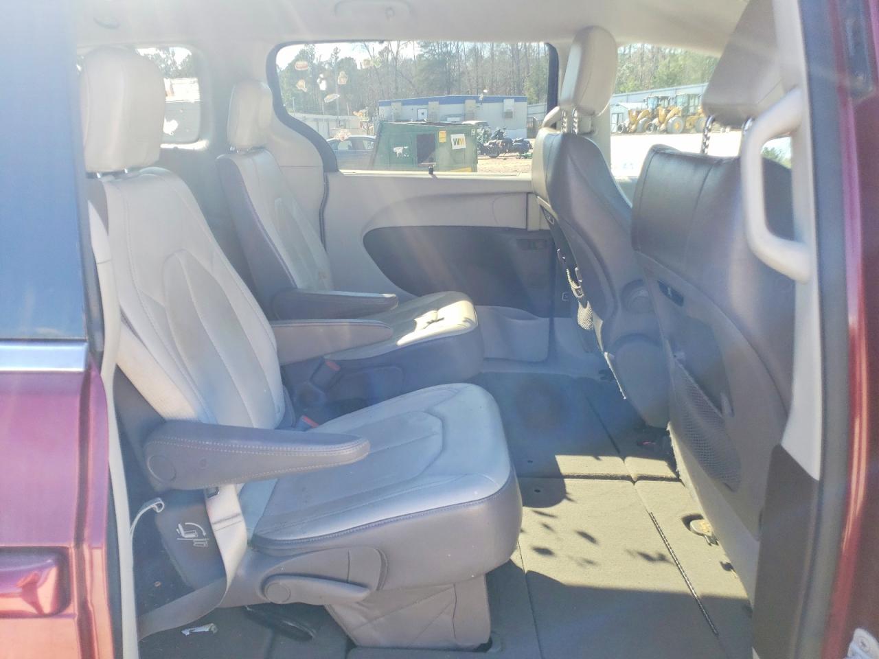Chrysler Pacifica Touring L