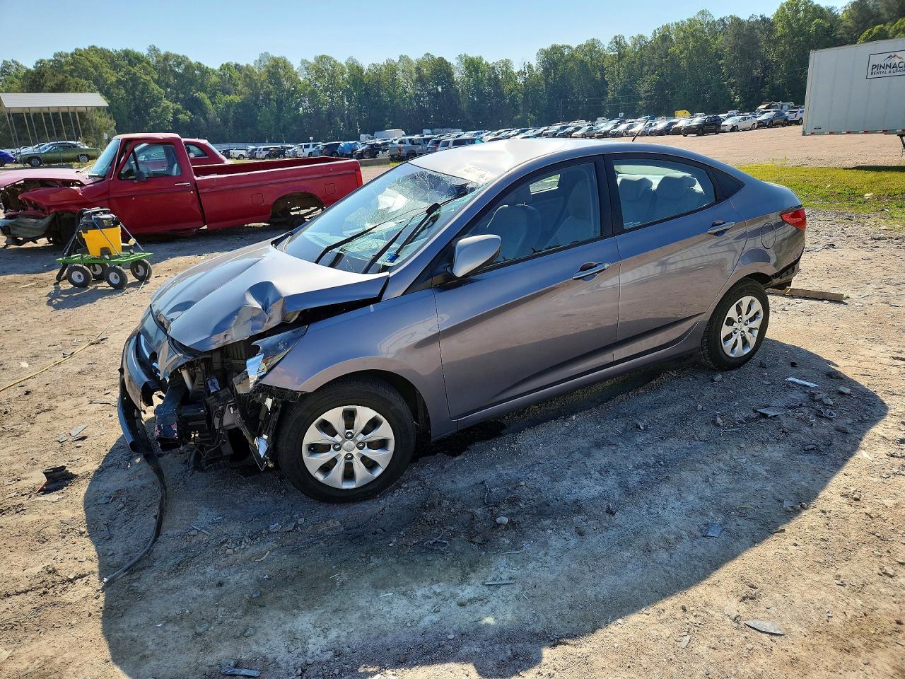 Salvage Hyundai ACCENT Image