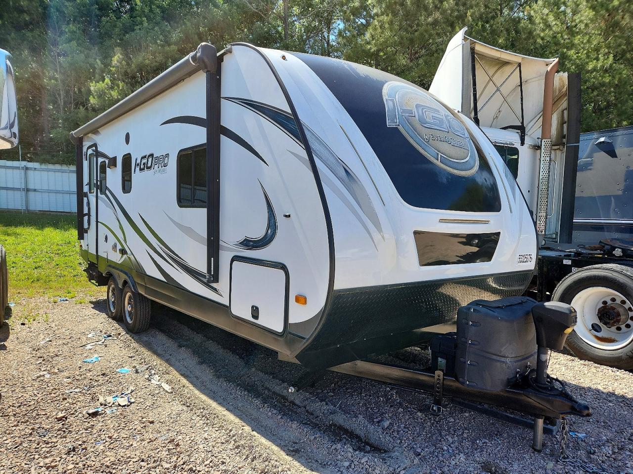 Salvage Evergrn Rv Recreation Image