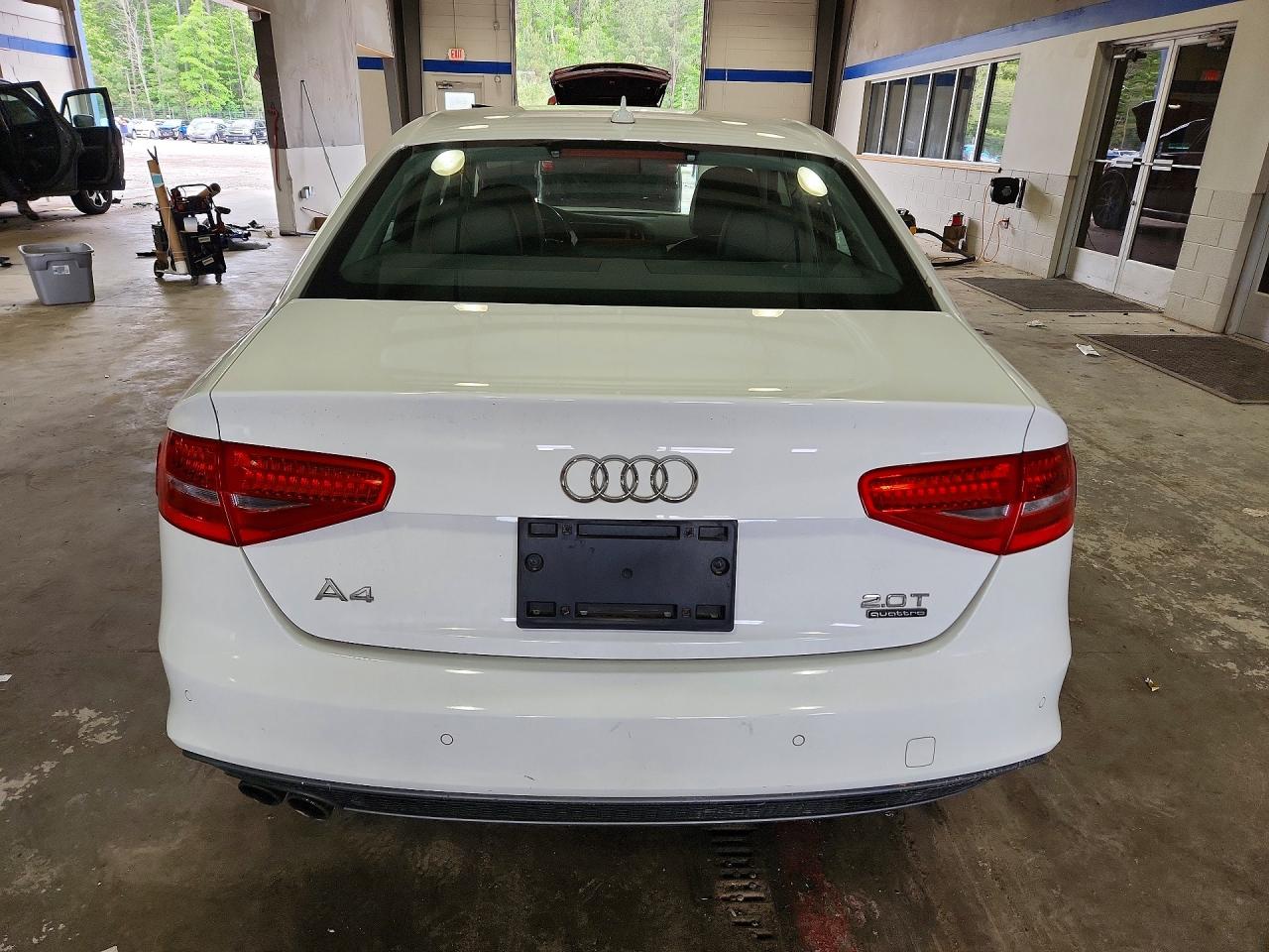 Audi A4 Premium S-line