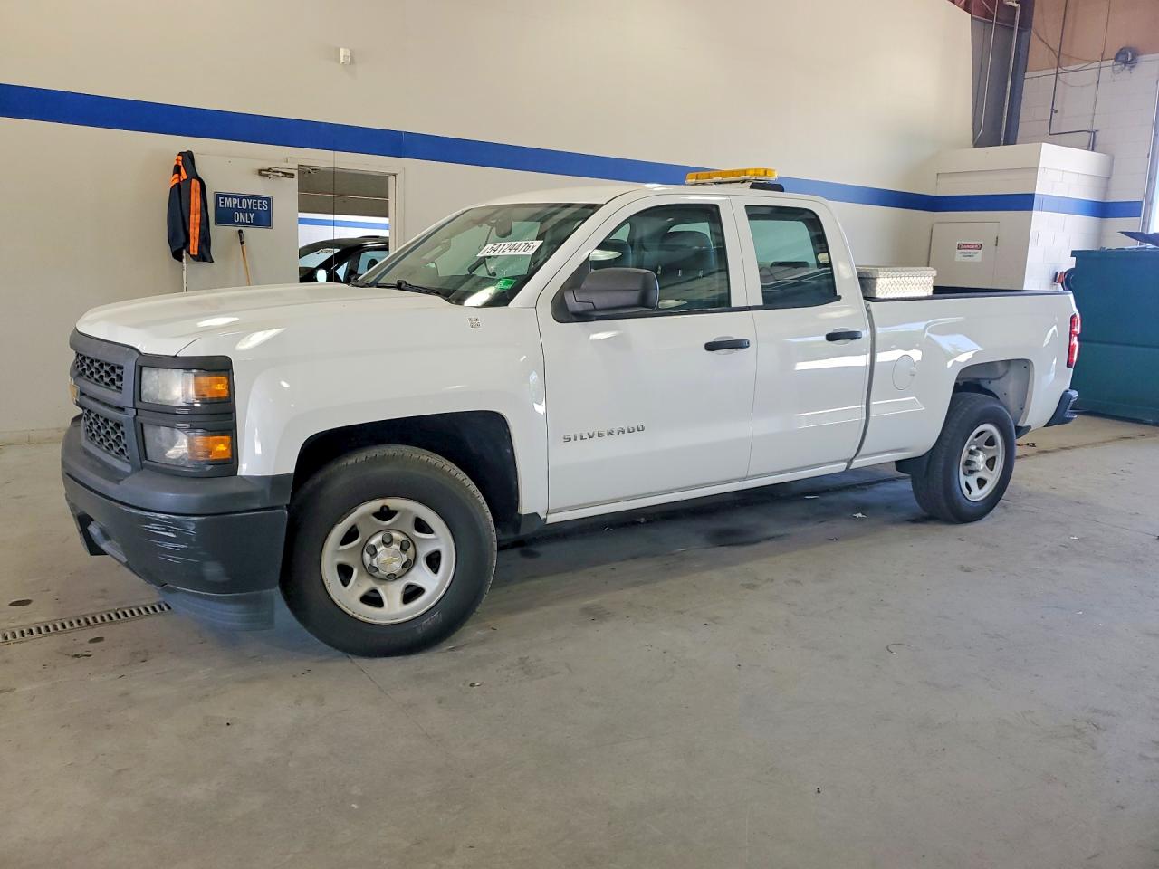 Salvage Chevrolet Silverado Image