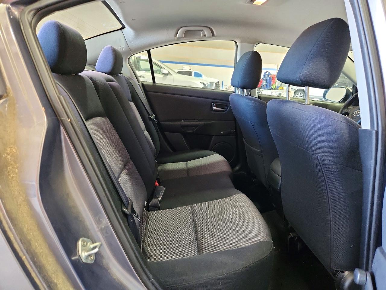 Mazda 3 I