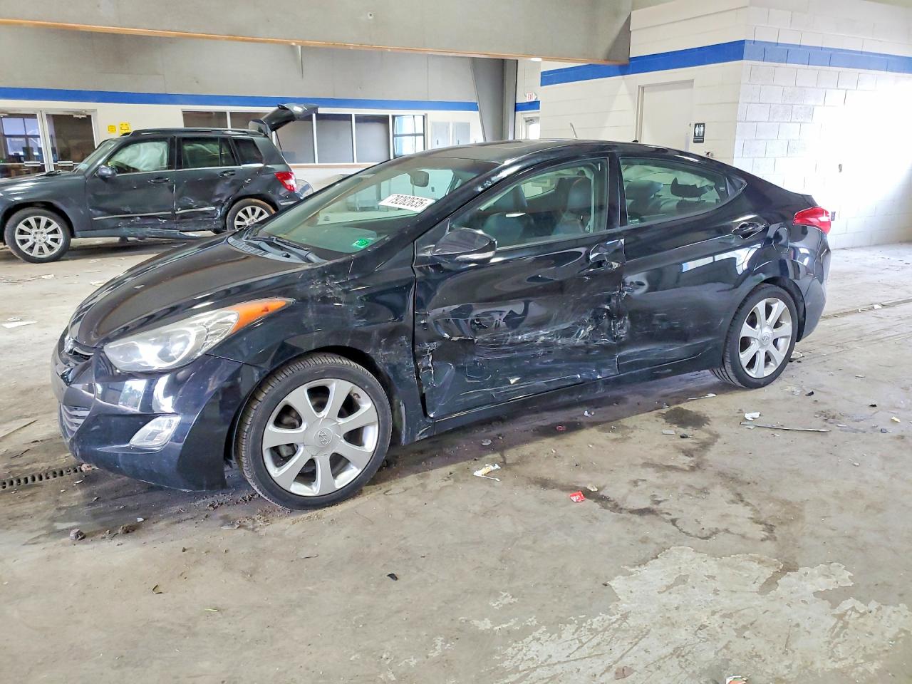 Salvage Hyundai ELANTRA Image
