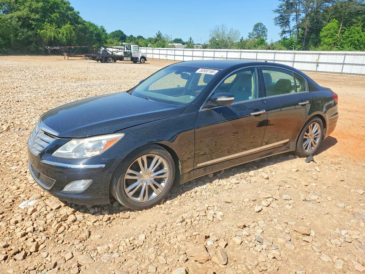 Salvage Hyundai Genesis Image
